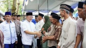 Zulhas Beri Beasiswa Ke 500 Mahasiswa di Lampung